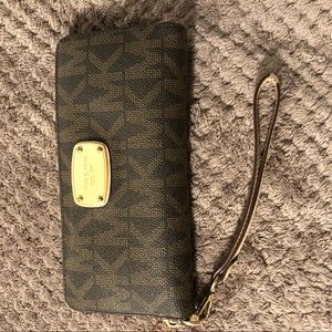 Michael Kors logo continental wallet